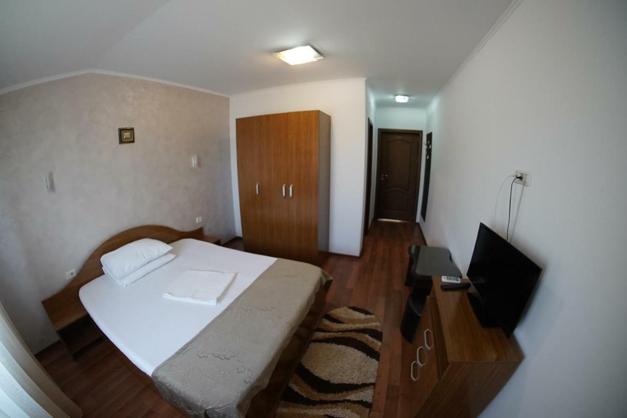 Vila Trandafir Hotel Constanta Luaran gambar