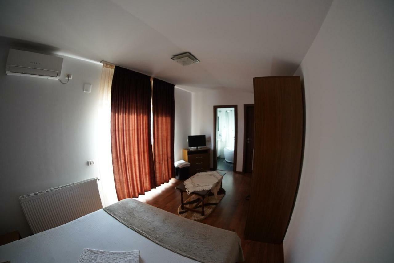 Vila Trandafir Hotel Constanta Luaran gambar